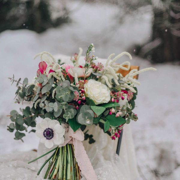 Какие цветы дарить зимой, чтобы растопить любое сердце