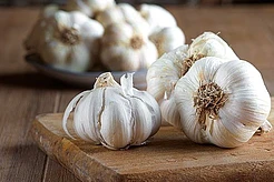 Как правильно есть чеснок, чтобы получить максимум пользы (и не навредить себе)
