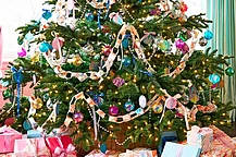 5 ошибок в новогоднем декоре, которые выдают безвкусицу (и как их исправить)