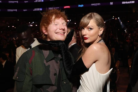 Эд Ширан поздравил Тейлор Свифт с помолвкой, несмотря на слухи о разладе между ними