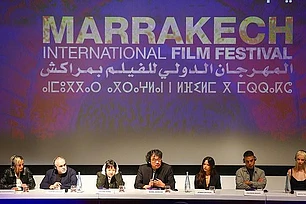 Дженна Ортега не стеснялась в выражениях, обсуждая спорный бум искусственного интеллекта в Голливуде и свои опасения, что индустрия может устремиться в опасном направлении