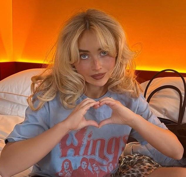 Сабрина Карпентер пережила символический момент, словно замкнувший круг, встретившись за кулисами со своим давним кумиром сэром Полом Маккартни во время одного из последних концертов его тура GOT BACK