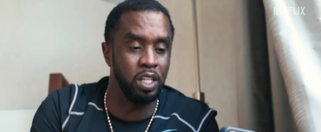 Шон "Дидди" Комбс гневно выговаривает адвокату.