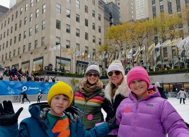 Келли Кларксон показала редкое фото детей, справляющихся с невообразимым горем спустя четыре месяца после внезапной смерти их отца, Брэндона Блэкстока.