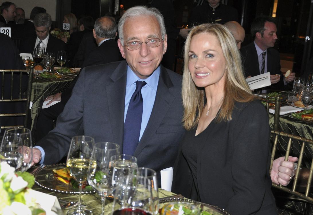 Отец миллиардерши Николы Пельтц, Нельсон Пельтц, оштрафован на 8 250 долларов (и сумма продолжает расти) за тайный корт для паделя в своем особняке во Флориде