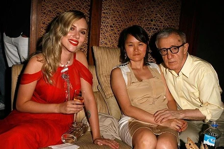 Скарлетт Йоханссон усиливает свою давнюю поддержку Вуди Аллена