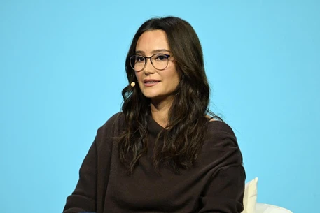 Эмма Хеминг не сдержала эмоций, обсуждая трудности переезда ее мужа Брюса Уиллиса в отдельный дом на фоне его борьбы с деменцией