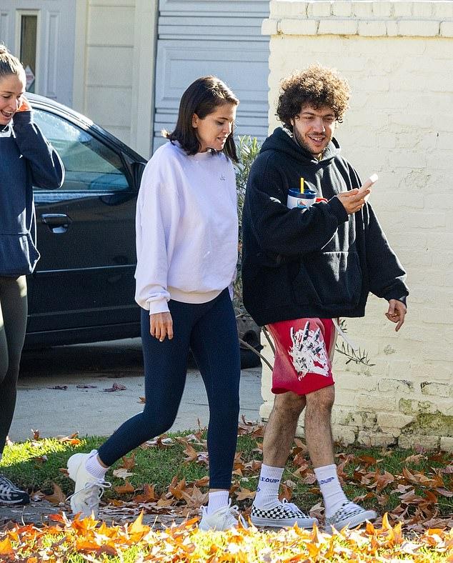 В октябре, к северу от Санта-Барбары, пара сыграла свадьбу, собрав множество звезд.