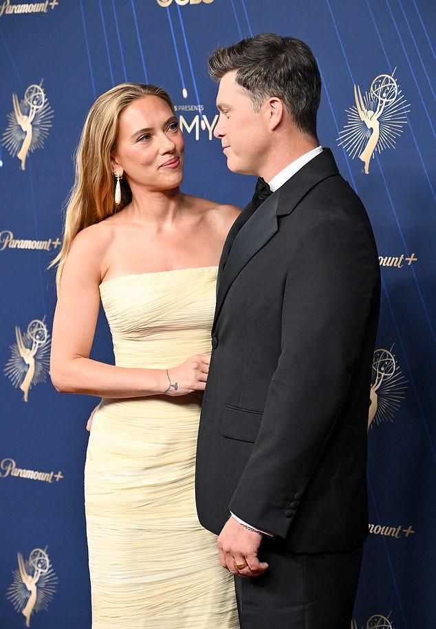 Джост пригласил Йоханссон продолжить свидание с друзьями за заранее запланированными напитками, но она отказалась.