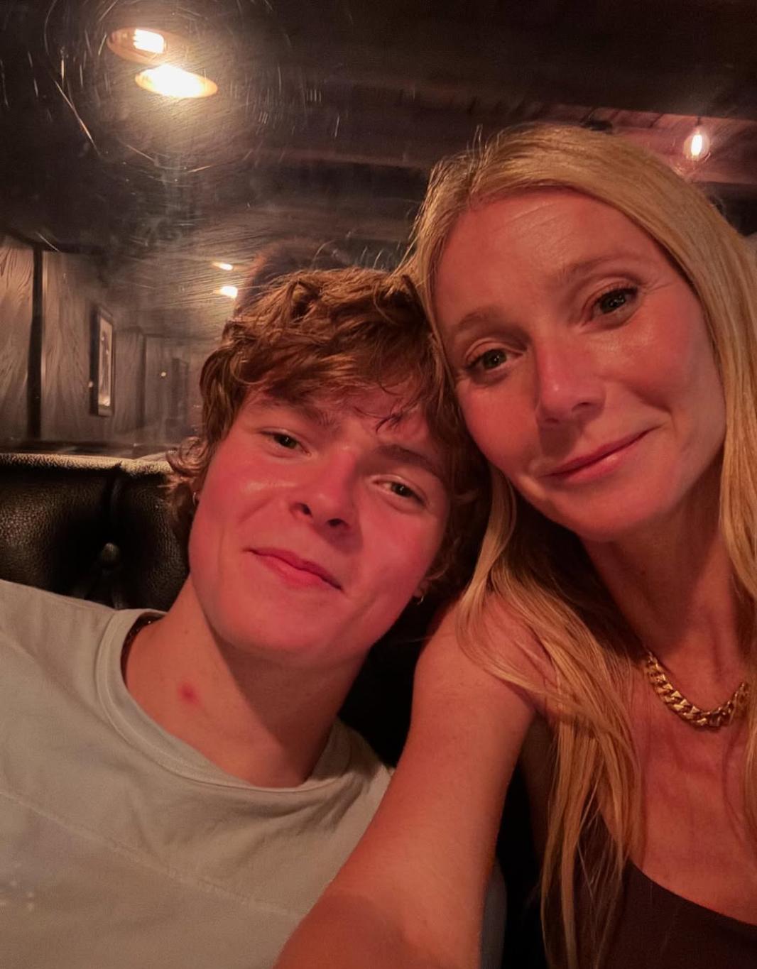 Гвинет Пэлтроу и ее сын Мозес Мартин.