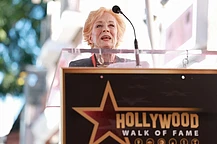 Холланд Тейлор в своей трогательной речи выразила восхищение своей партнершей, Сарой Полсон, которую назвала «яркой звездой», когда сама была удостоена именной звезды на Голливудской Аллее Славы