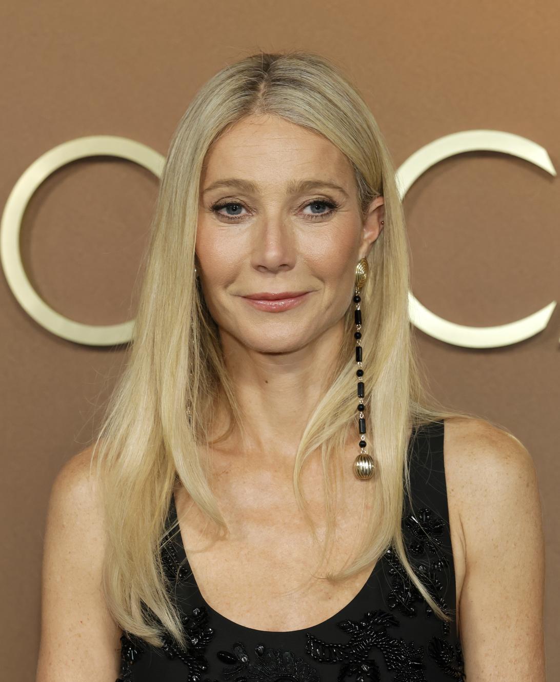 Гвинет Пэлтроу посетила 16-ю церемонию Governors Awards.