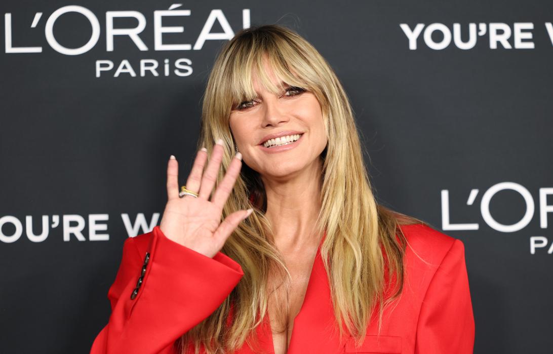 Подвиньтесь, «Рокеттс» — супермодель Хайди Клум дает фору этим высоконогим дамам в своей новой праздничной кампании Calzedonia