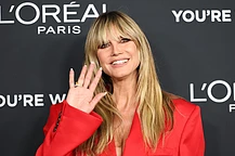 Подвиньтесь, «Рокеттс» — супермодель Хайди Клум дает фору этим высоконогим дамам в своей новой праздничной кампании Calzedonia