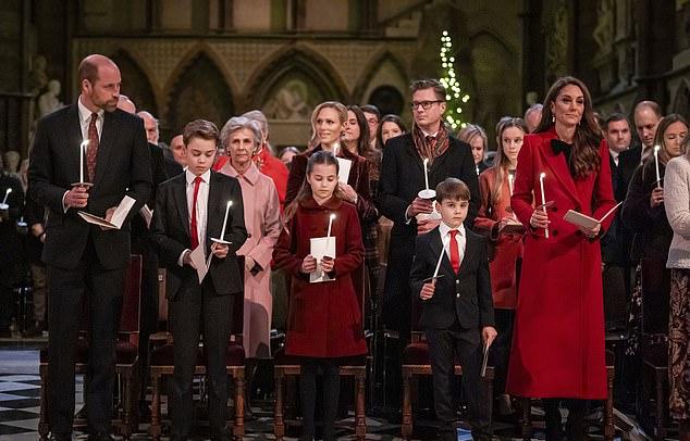 Служба колядок 2024 года также пестрила королевскими особами и знаменитостями.