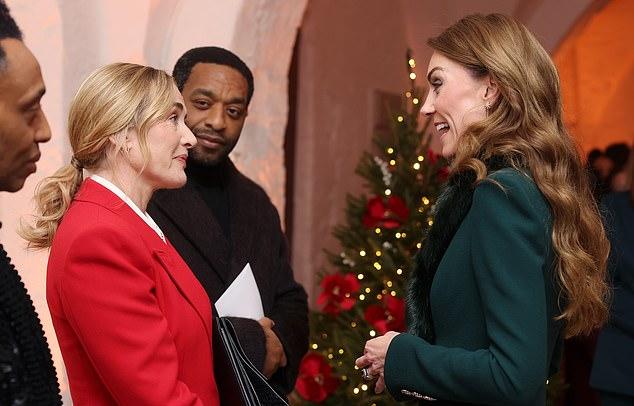 Королевский персонал пригласил оскароносную звезду написать о 'Любви' для события в Вестминстерском аббатстве, чему она очень обрадовалась.