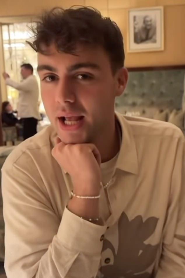 В роскошной локации они засняли себя в компании близкого друга, 23-летнего актера "Кардиограммы" Брэдли Ричеса (на фото).