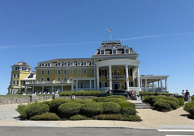 Снесенное в 2005 году из-за ветхости, новое здание, открытое в 2010, отчетливо напоминает оригинал.