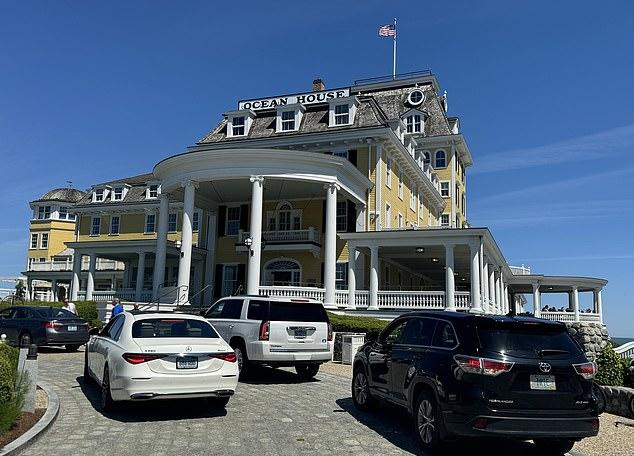 Отель Ocean House (Вестерли, Род-Айленд), возведенный в 1868 году, славится захватывающими видами на море и живописной викторианской архитектурой.