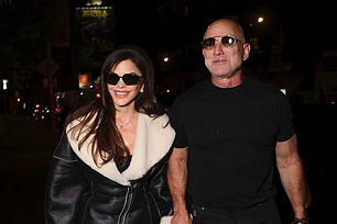 Лорен Санчес приковала к себе взгляды в роскошном кожаном пальто-мини-платье стоимостью почти 10 000 долларов на свидании с мужем Джеффом Безосом