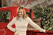 Ава Филипп, как две капли воды похожая на свою знаменитую мать Риз Уизерспун, присоединилась к Кейт Хадсон на предпоказе The Ralph Lauren Holiday Experience в Западном Голливуде, Калифорния, в пятницу