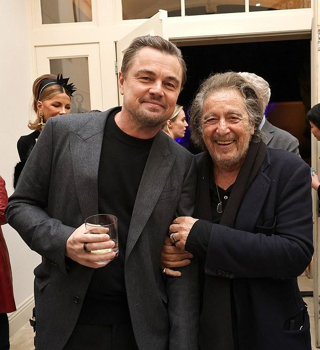 Аль Пачино был замечен с обручальным кольцом на мероприятии в честь блокбастера Леонардо Ди Каприо "Одна битва за другой".