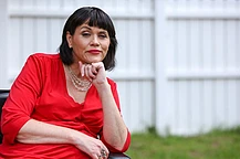 Сестра Меган Маркл, Саманта Маркл, раскритиковала актрису после заявлений о том, что та связалась с их отцом, Томасом Марклом, после экстренной ампутации его ноги