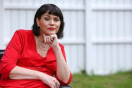 Сестра Меган Маркл, Саманта Маркл, раскритиковала актрису после заявлений о том, что та связалась с их отцом, Томасом Марклом, после экстренной ампутации его ноги