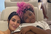 Ким Кардашьян, одетая как секретный агент, празднует день рождения сына в American Dream