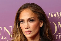 Надеемся, Дженнифер Лопес не затмила невесту