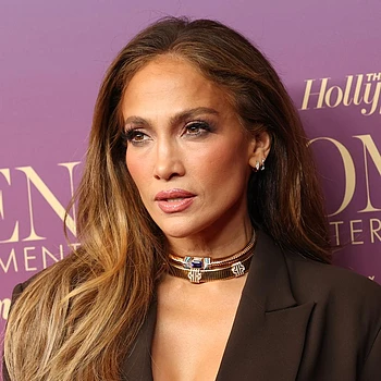 Надеемся, Дженнифер Лопес не затмила невесту