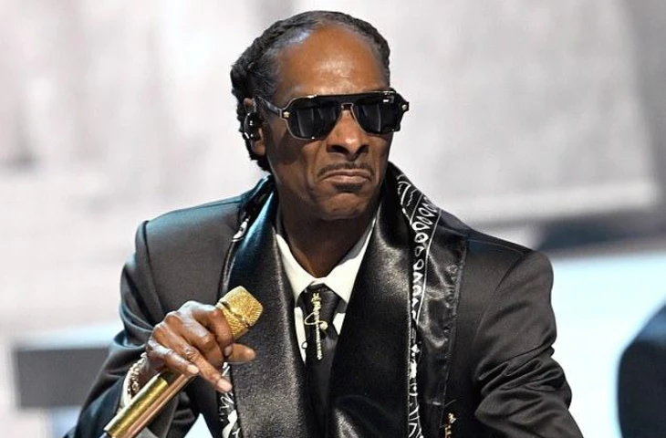 Снуп Догг не придал значения отмене его новогоднего спецвыпуска каналом NBC, позируя для фото с Аль Пачино