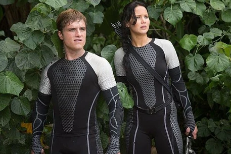 Дженнифер Лоуренс и Джош Хатчерсон возвращаются в «Голодные игры»