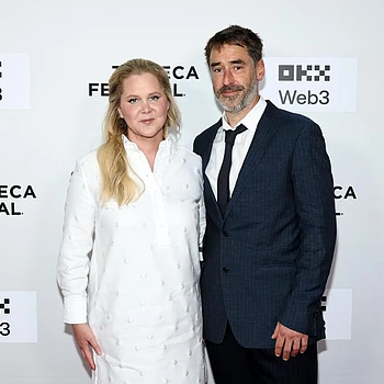 История любви Эми Шумер и Криса Фишера официально подошла к концу