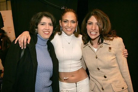 Дженнифер Лопес отметила 80-летие своей матери Гваделупе Родригес, устроив для неё роскошную вечеринку в Лас-Вегасе в кругу семьи и друзей