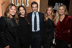 Дженнифер Энистон проведёт новогодние праздники со своим бойфрендом Джимом Кертисом