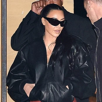 Ким Кардашьян в экстравагантном наряде сопровождала дочь Норт Уэст и ее друзей на ужин