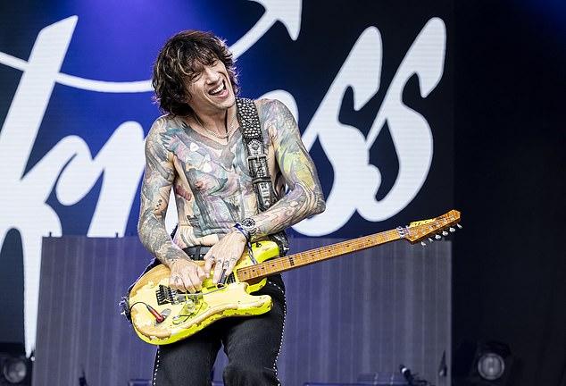 The Darkness: Скромные Доходы от Мегахита Christmas Time