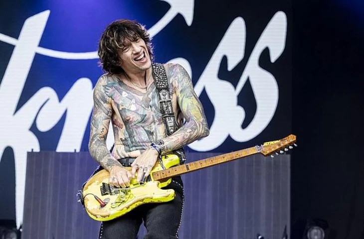 The Darkness: скромные доходы от мегахита Christmas Time и влияние Тейлор Свифт на возвращение другого хита в чарты