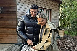 Молли-Мэй Хейг и Томми Фьюри были влюблены как никогда, проводя праздничный семейный день со своей дочерью Бамби