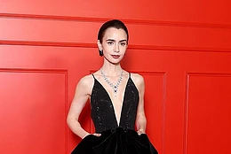 Лилли Коллинз, Минни Драйвер и Эшли Парк на мировой премьере пятого сезона «Эмили в Париже»