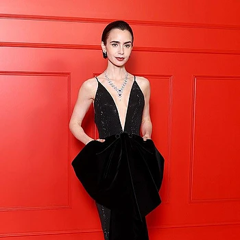 Лилли Коллинз, Минни Драйвер и Эшли Парк на мировой премьере пятого сезона «Эмили в Париже»