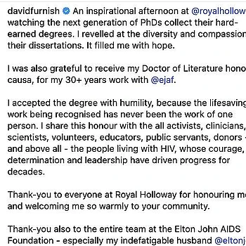 Гордый Элтон Джон поздравил своего мужа Дэвида Ферниша с получением почетной ученой степени во вторник