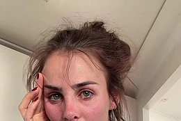 Инди Клинтон не сдержала слез, рассказав о предстоящей обширной операции по переделке носа