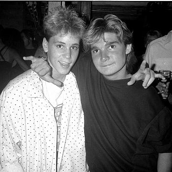 Кори Фельдман обвинил своего покойного коллегу Кори Хайма в домогательствах во время съемок культового вампирского фильма 1987 года «Пропащие ребята»