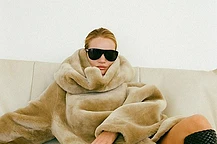 Рози Хантингтон-Уайтли продемонстрировала безупречную фигуру для стильной фотосессии FWRD