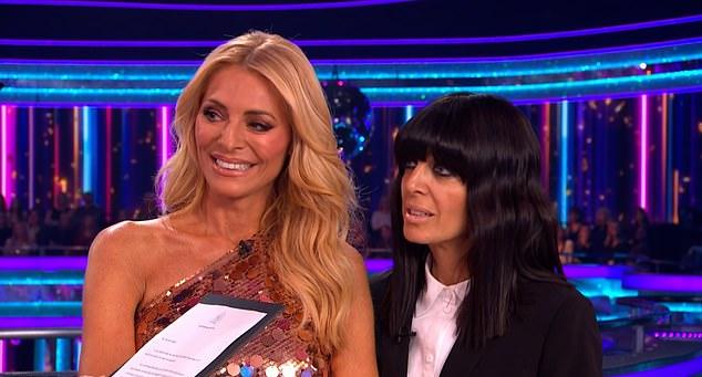 Королева Камилла выразила восхищение «потрясающими» Тесс Дейли и Клаудией Уинклман, прощающимися в своём последнем финале Strictly Come Dancing