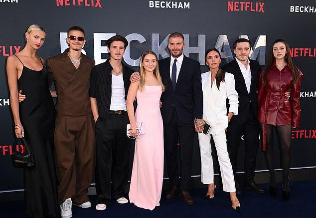 Жена Бруклина Бекхэма, Никола Пельтц, нарушила молчание постом в соцсетях с явным намеком, после того как стало известно, что он заблокировал всю свою семью, что является самым ярким признаком отчуждения на данный момент