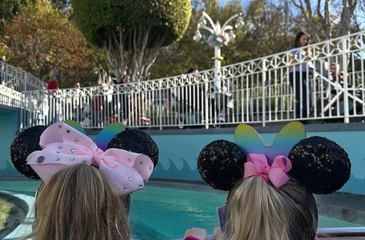 Арнольд Шварценеггер воссоединился со своей бывшей женой Марией Шрайвер на праздники, спустя 14 лет после его громкого скандала с изменой