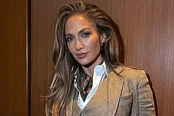 Дженнифер Лопес променяла роскошные образы на домашний уют в праздники